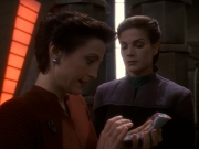 extant_StarTrek_DS9_5x26-CallToArms_00661.jpg