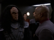 extant_StarTrek_DS9_5x26-CallToArms_01657.jpg