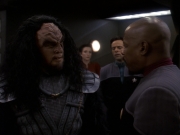 extant_StarTrek_DS9_5x26-CallToArms_01661.jpg