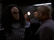 extant_StarTrek_DS9_5x26-CallToArms_01664.jpg