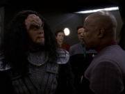 extant_StarTrek_DS9_5x26-CallToArms_01666.jpg