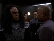 extant_StarTrek_DS9_5x26-CallToArms_01668.jpg