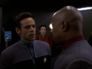 extant_StarTrek_DS9_5x26-CallToArms_01688.jpg