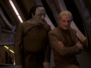 extant_StarTrek_DS9_5x26-CallToArms_02358.jpg