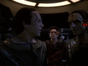 extant_StarTrek_DS9_5x26-CallToArms_02614.jpg