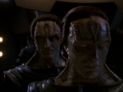 extant_StarTrek_DS9_5x26-CallToArms_02993.jpg