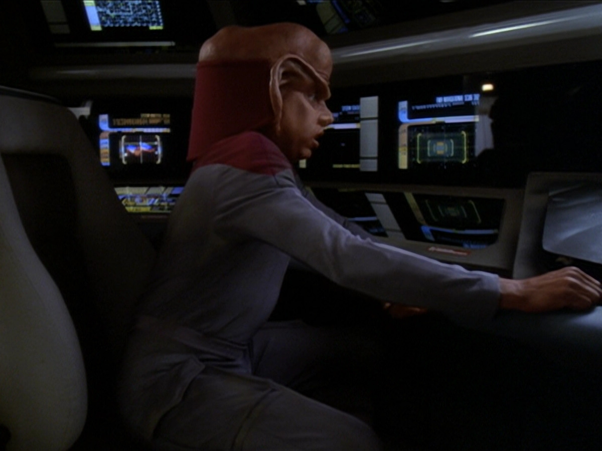 extant_StarTrek_DS9_6x01-ATimeToStand_00179.jpg
