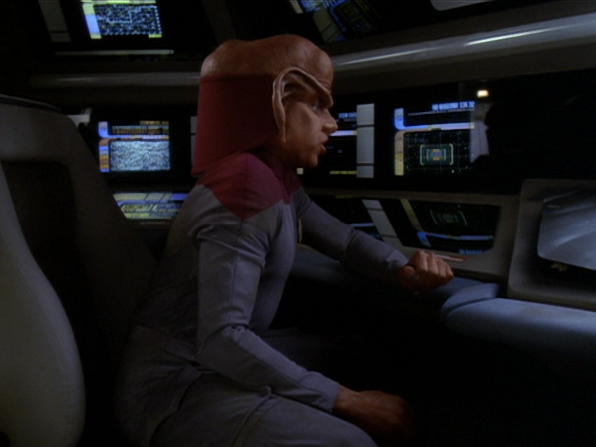 extant_StarTrek_DS9_6x01-ATimeToStand_00181.jpg