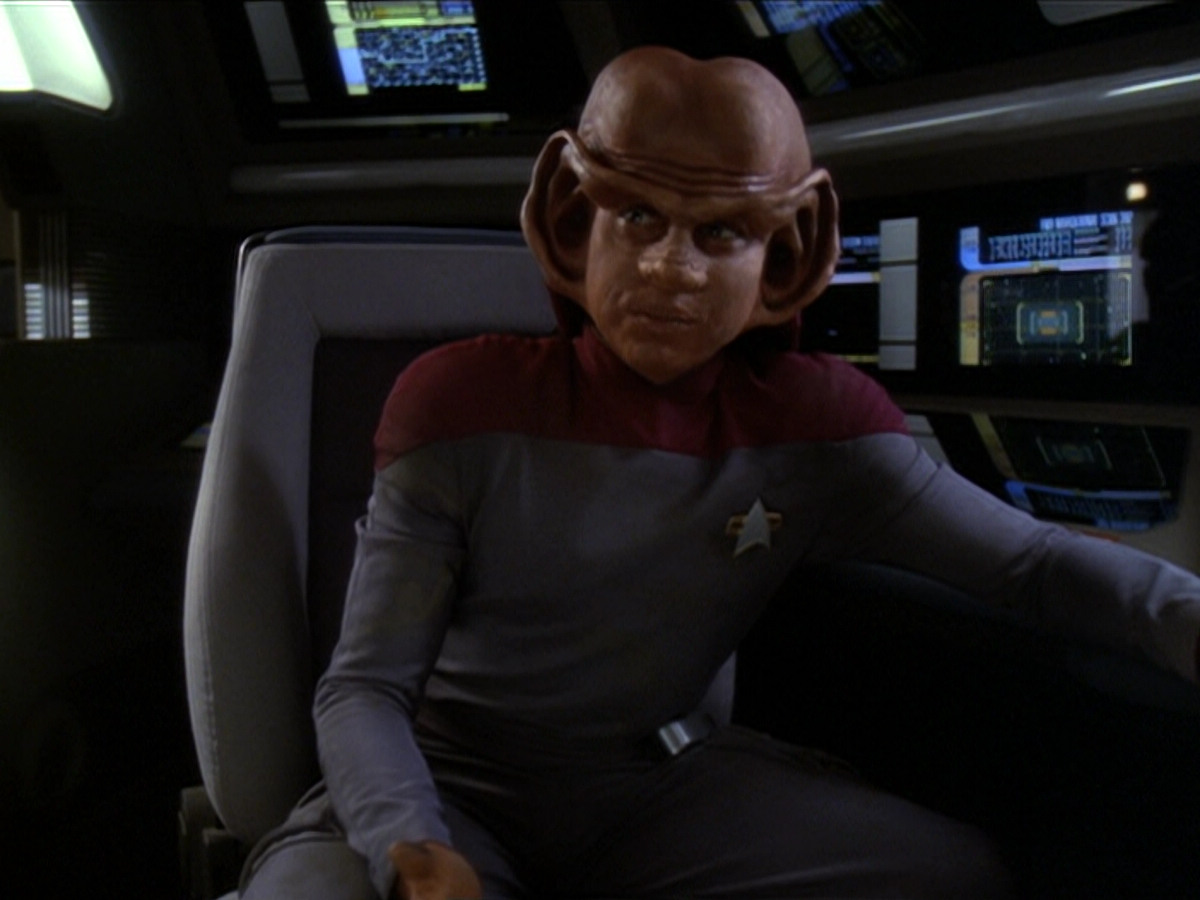 extant_StarTrek_DS9_6x01-ATimeToStand_00217.jpg