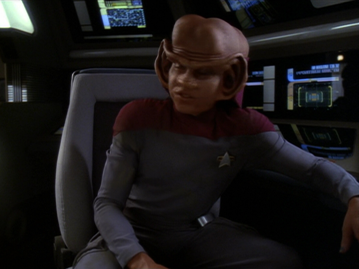 extant_StarTrek_DS9_6x01-ATimeToStand_00218.jpg