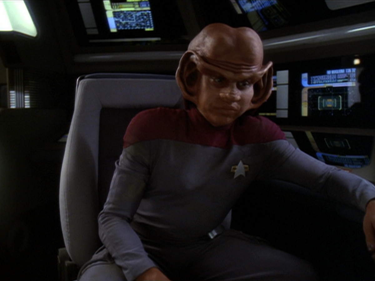 extant_StarTrek_DS9_6x01-ATimeToStand_00229.jpg