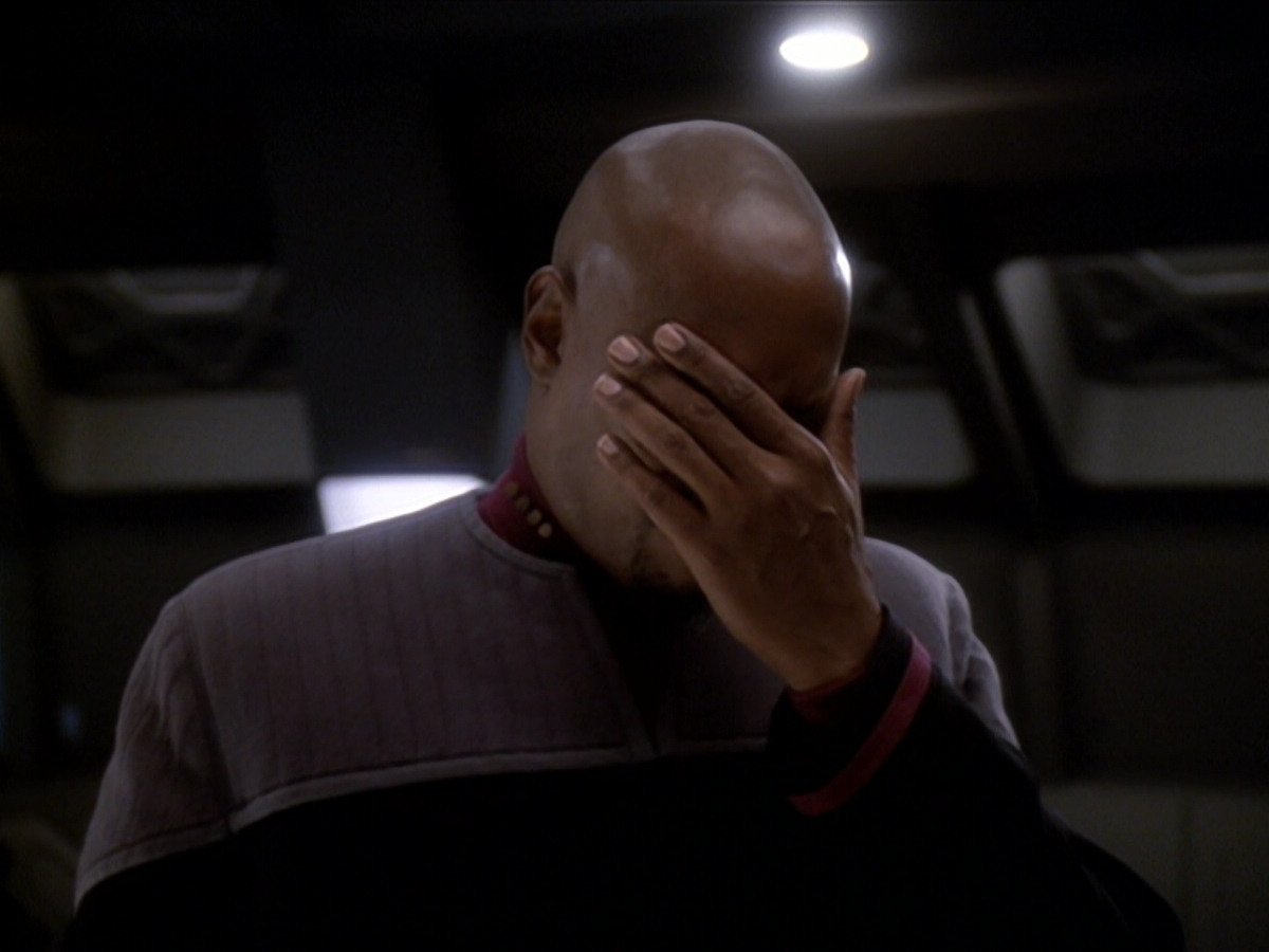extant_StarTrek_DS9_6x01-ATimeToStand_00578.jpg