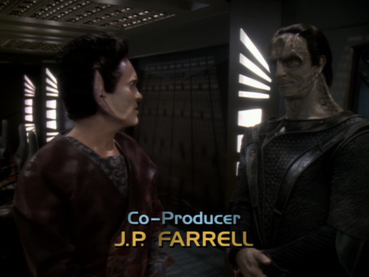 extant_StarTrek_DS9_6x01-ATimeToStand_00880.jpg