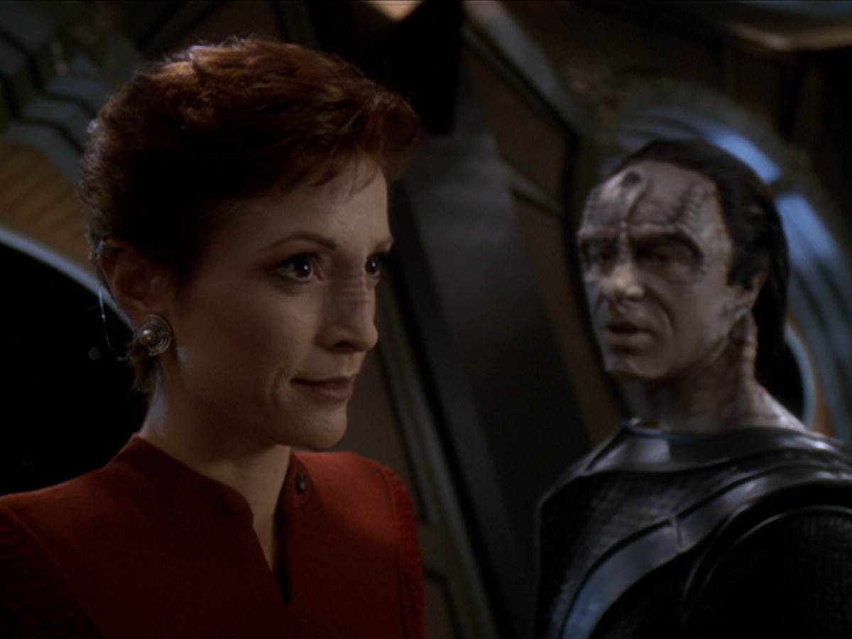 extant_StarTrek_DS9_6x01-ATimeToStand_00898.jpg