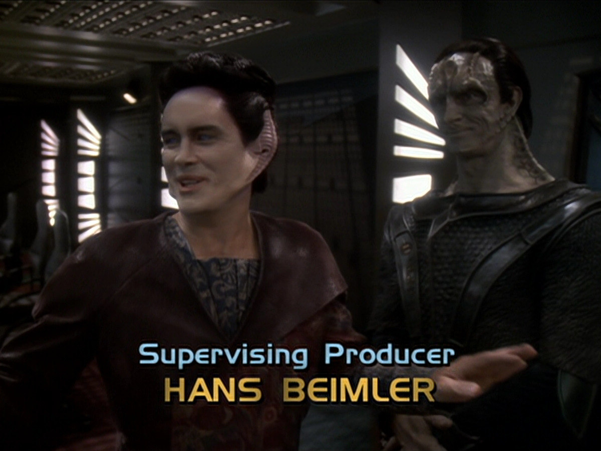 extant_StarTrek_DS9_6x01-ATimeToStand_00902.jpg