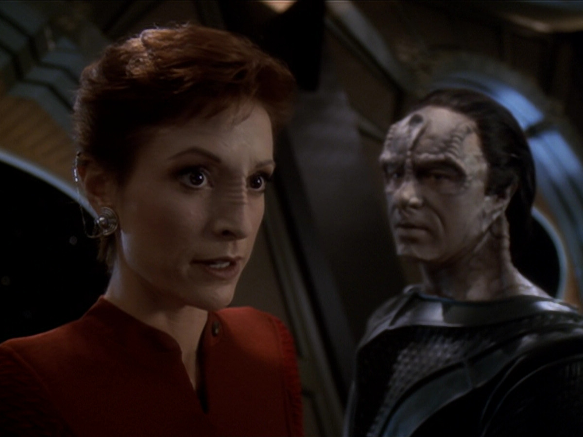 extant_StarTrek_DS9_6x01-ATimeToStand_00907.jpg