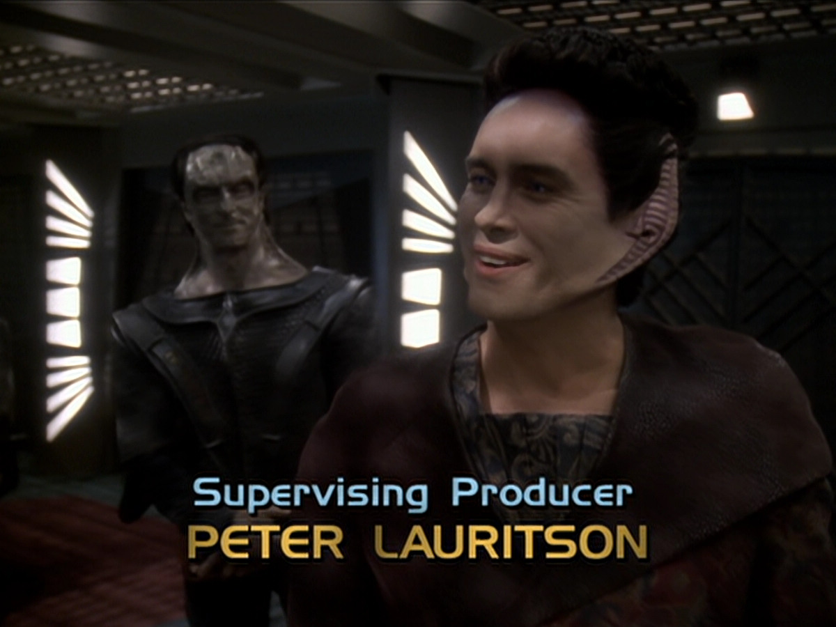 extant_StarTrek_DS9_6x01-ATimeToStand_00910.jpg