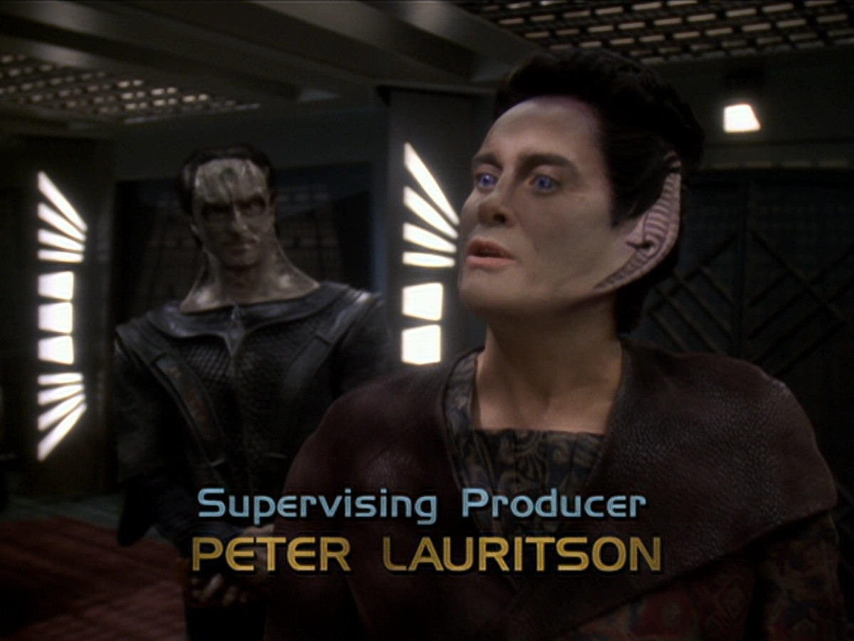 extant_StarTrek_DS9_6x01-ATimeToStand_00912.jpg
