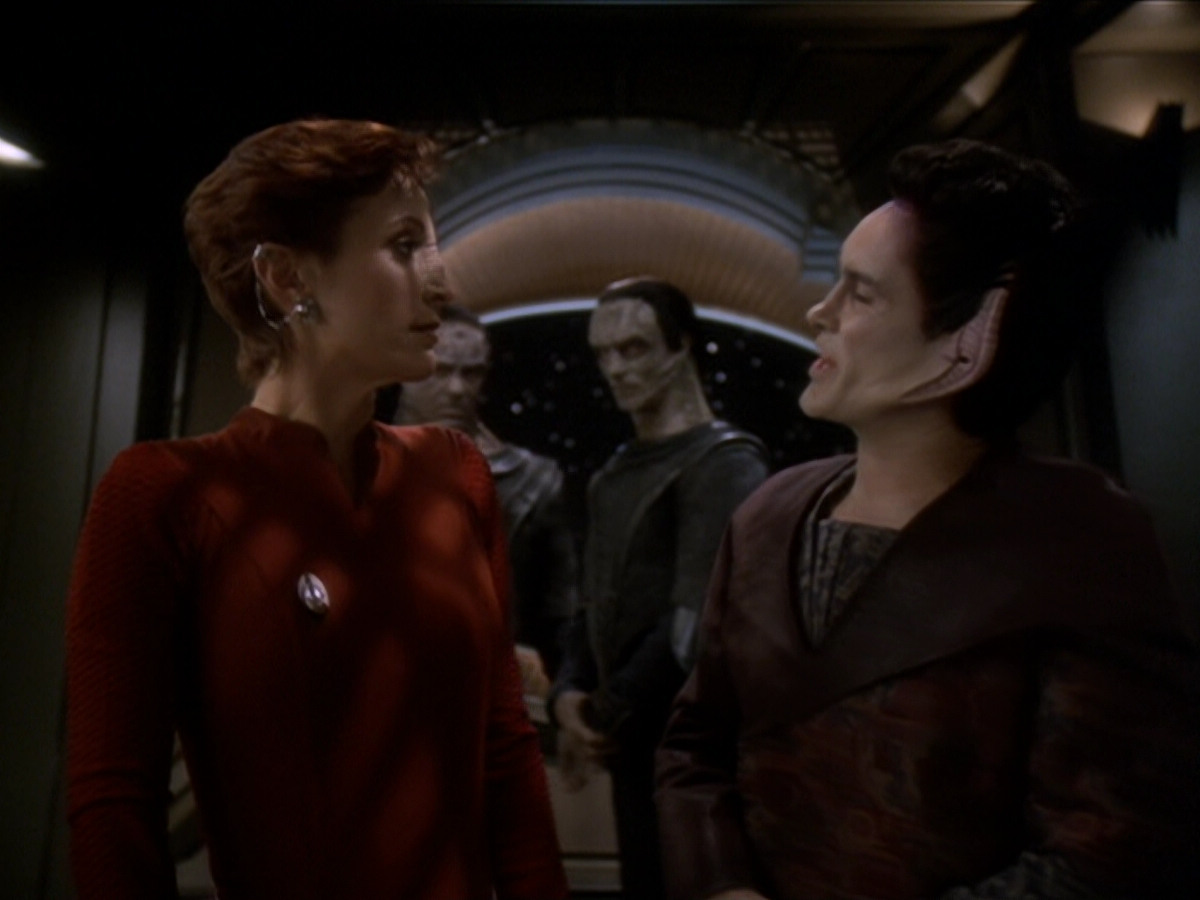 extant_StarTrek_DS9_6x01-ATimeToStand_01009.jpg