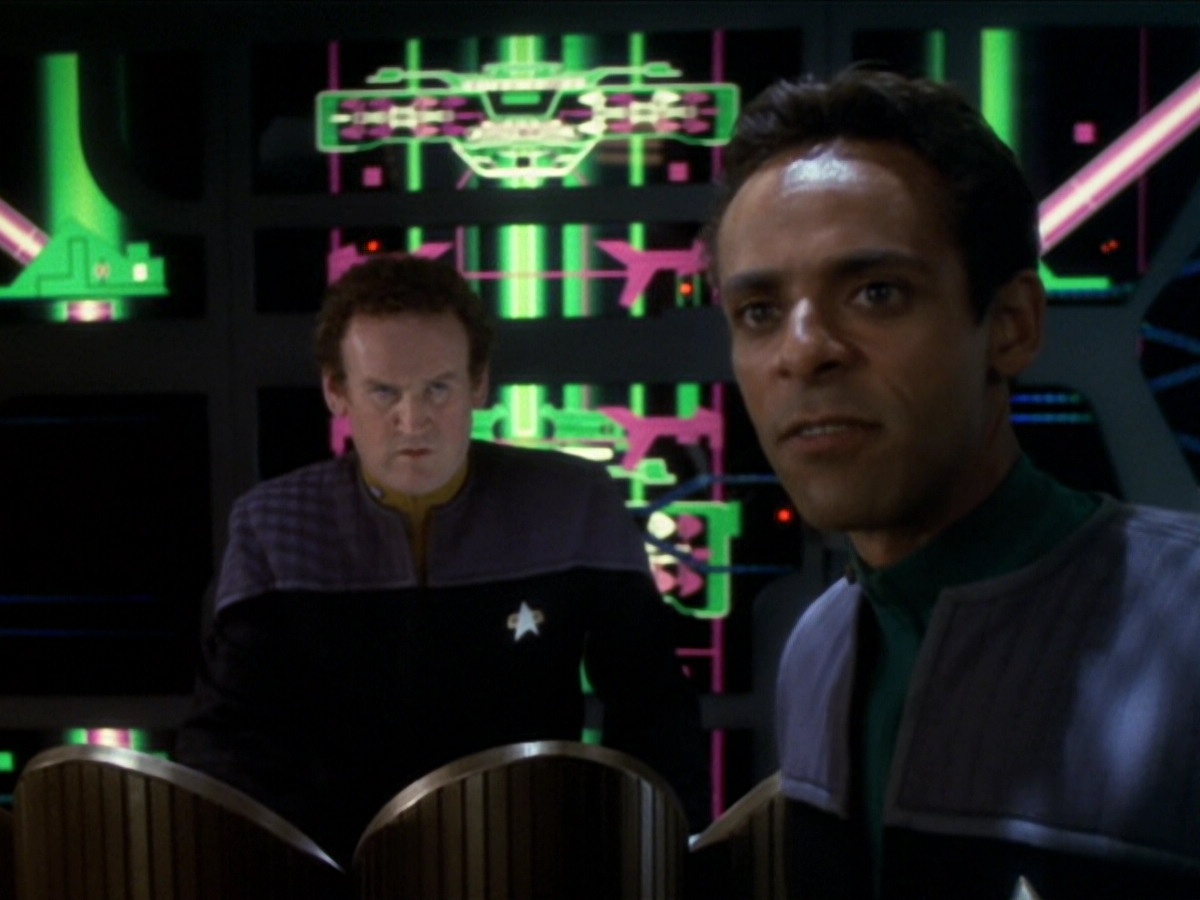 extant_StarTrek_DS9_6x01-ATimeToStand_02821.jpg