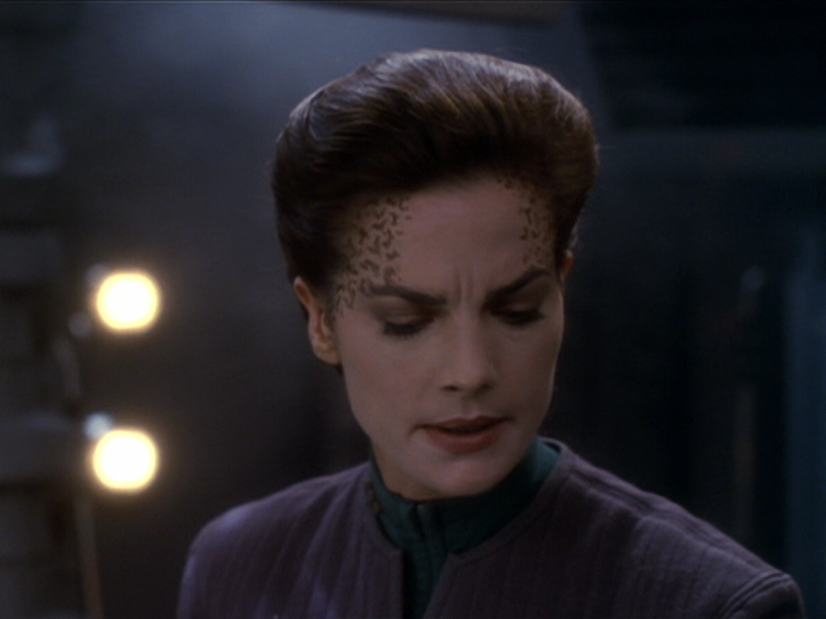 extant_StarTrek_DS9_6x01-ATimeToStand_02891.jpg