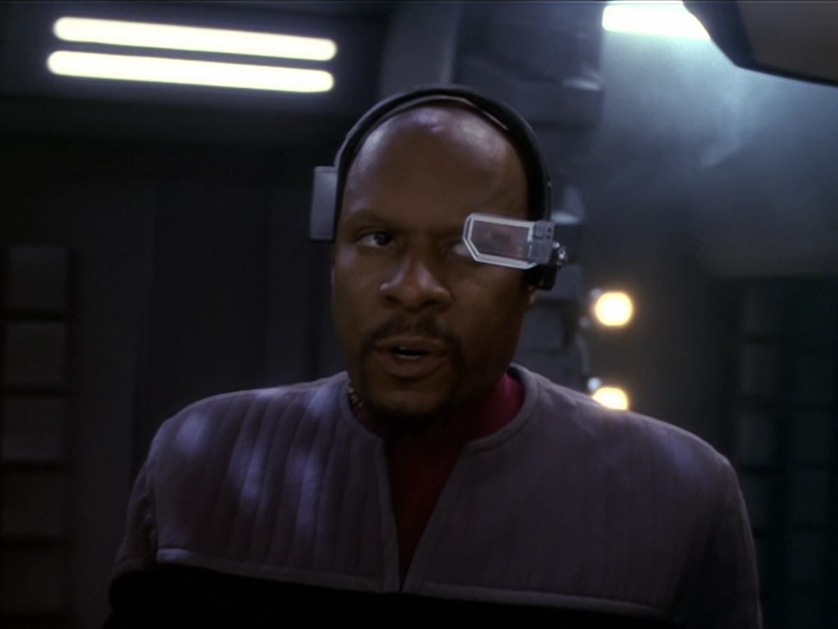 extant_StarTrek_DS9_6x01-ATimeToStand_02992.jpg