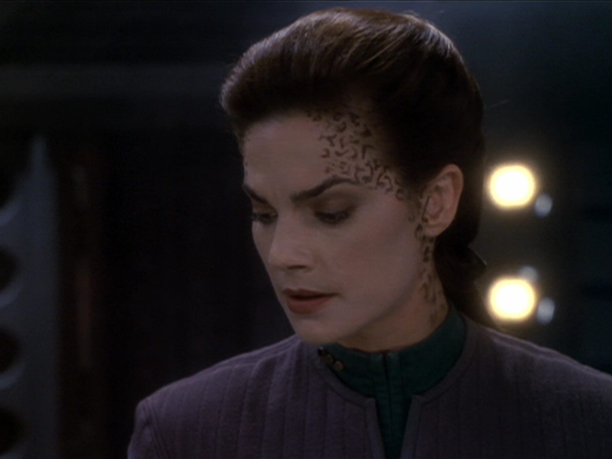 extant_StarTrek_DS9_6x01-ATimeToStand_03000.jpg