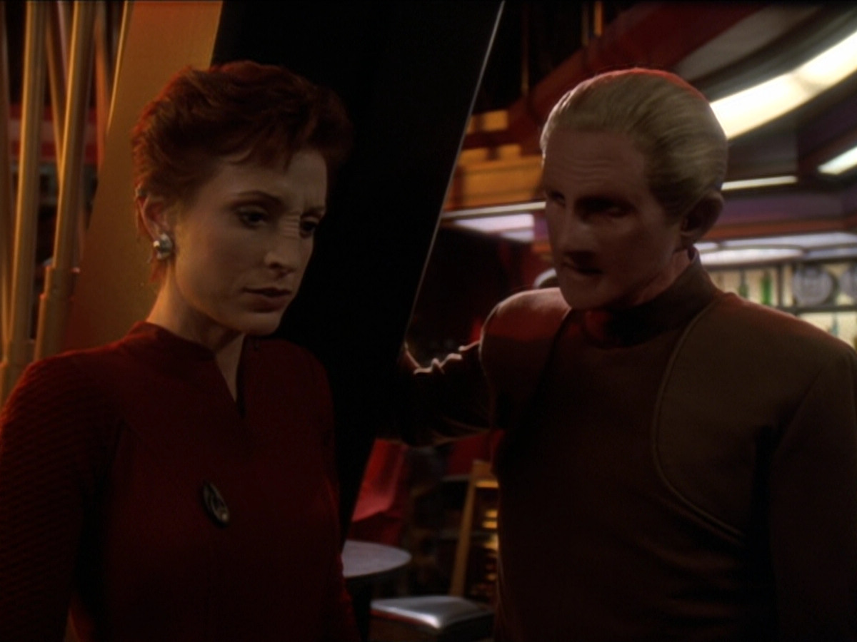 extant_StarTrek_DS9_6x01-ATimeToStand_03245.jpg