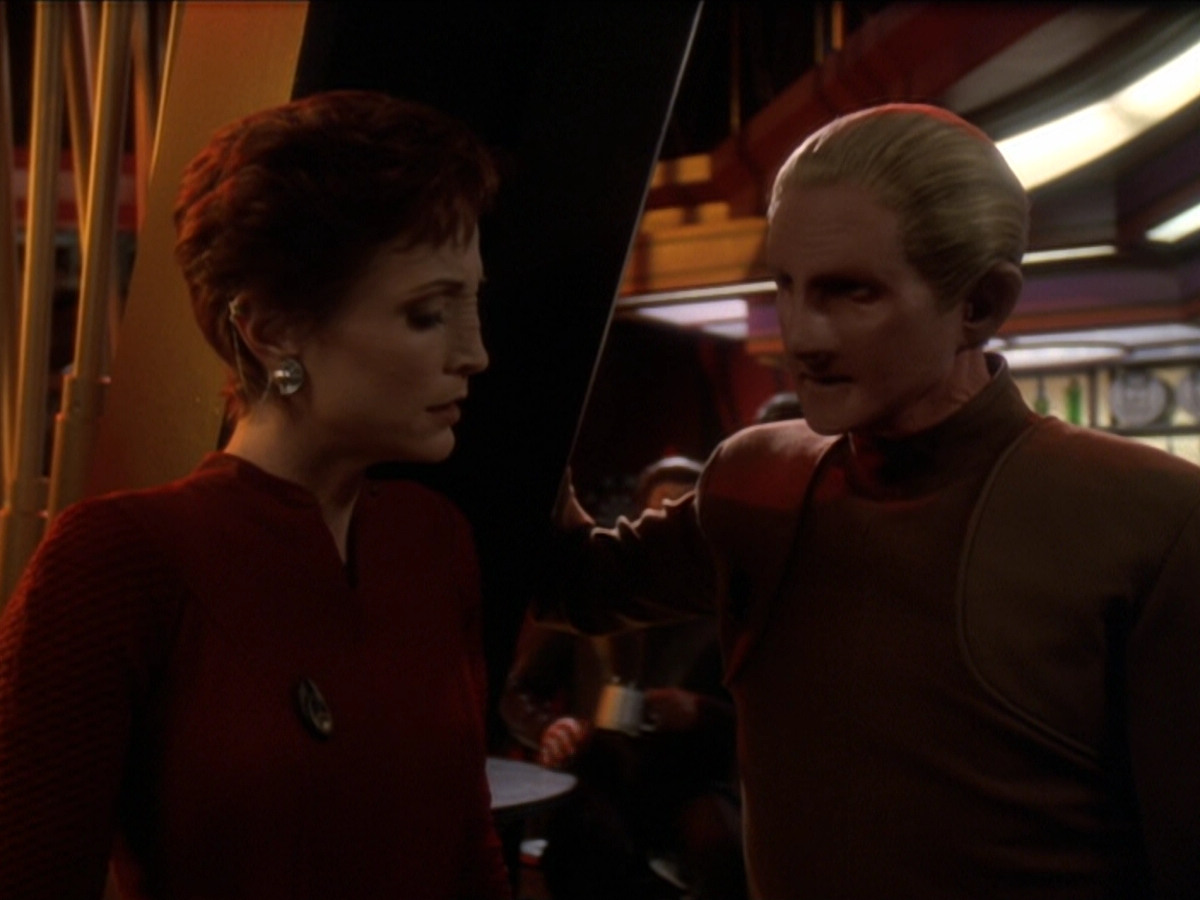 extant_StarTrek_DS9_6x01-ATimeToStand_03251.jpg