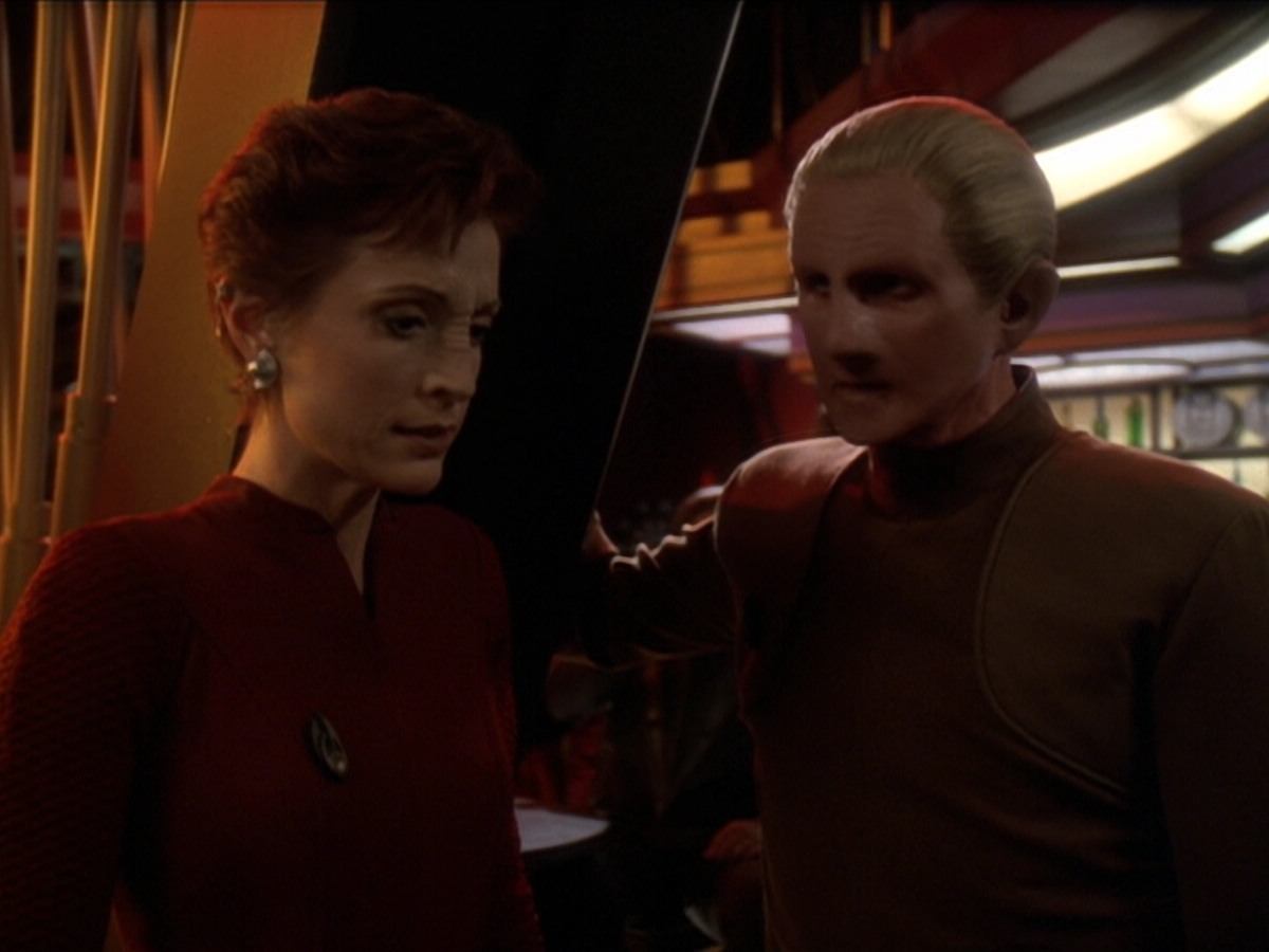 extant_StarTrek_DS9_6x01-ATimeToStand_03253.jpg