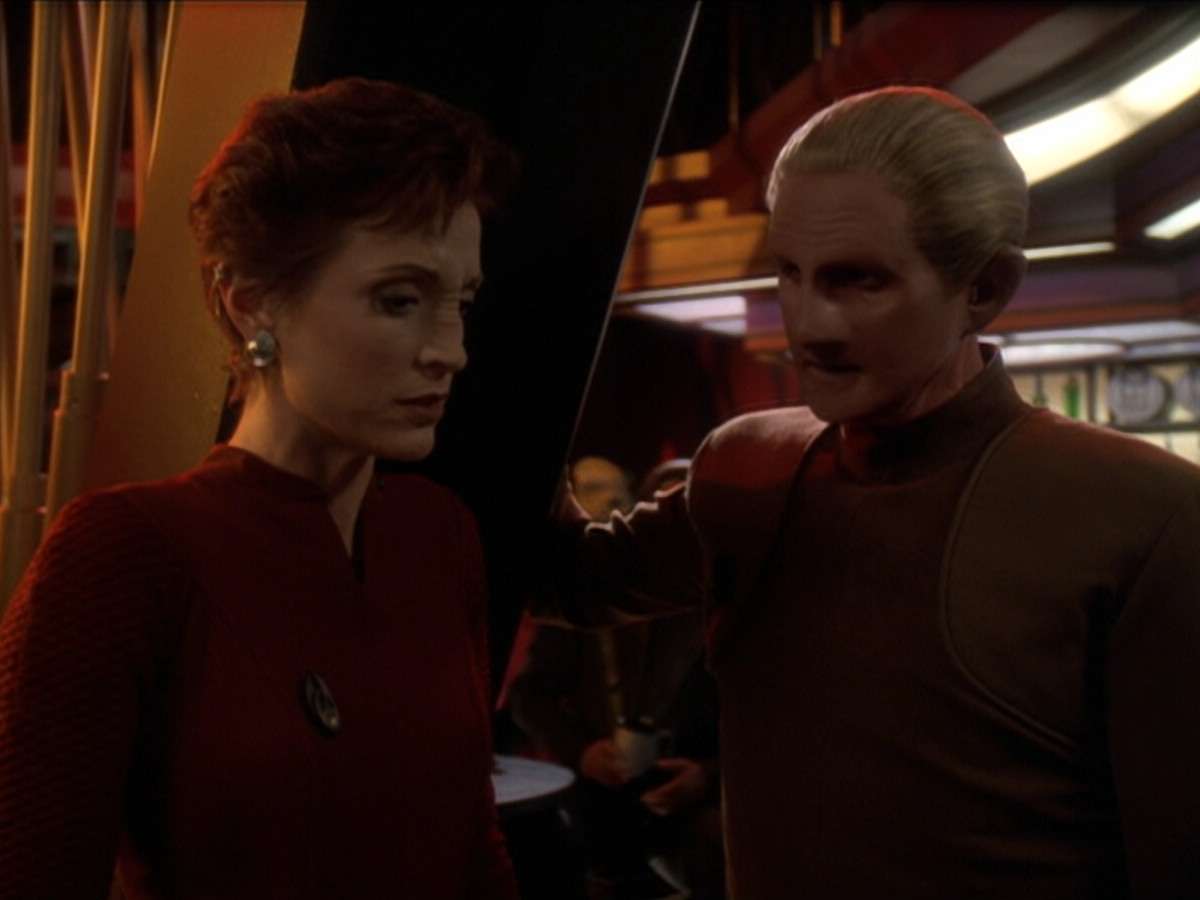 extant_StarTrek_DS9_6x01-ATimeToStand_03257.jpg