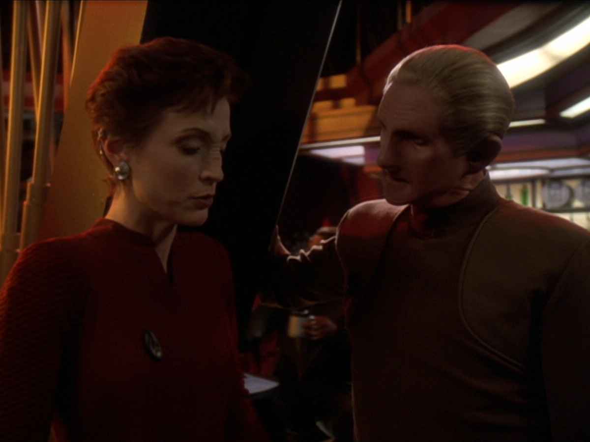 extant_StarTrek_DS9_6x01-ATimeToStand_03259.jpg