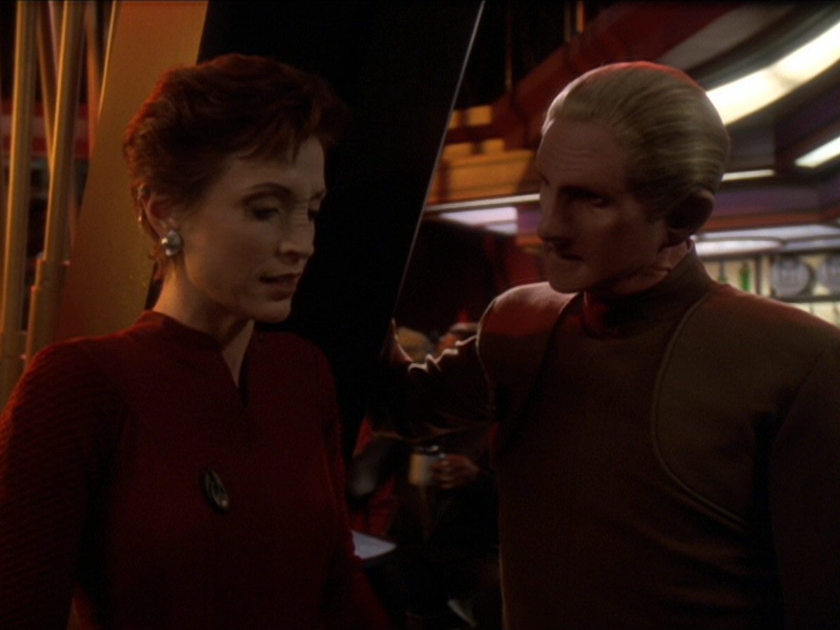 extant_StarTrek_DS9_6x01-ATimeToStand_03260.jpg