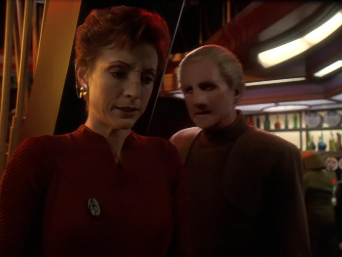 extant_StarTrek_DS9_6x01-ATimeToStand_03270.jpg