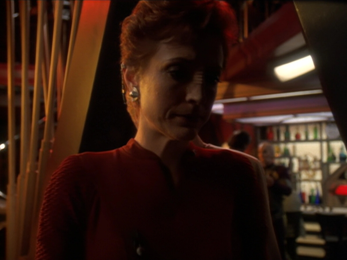 extant_StarTrek_DS9_6x01-ATimeToStand_03272.jpg