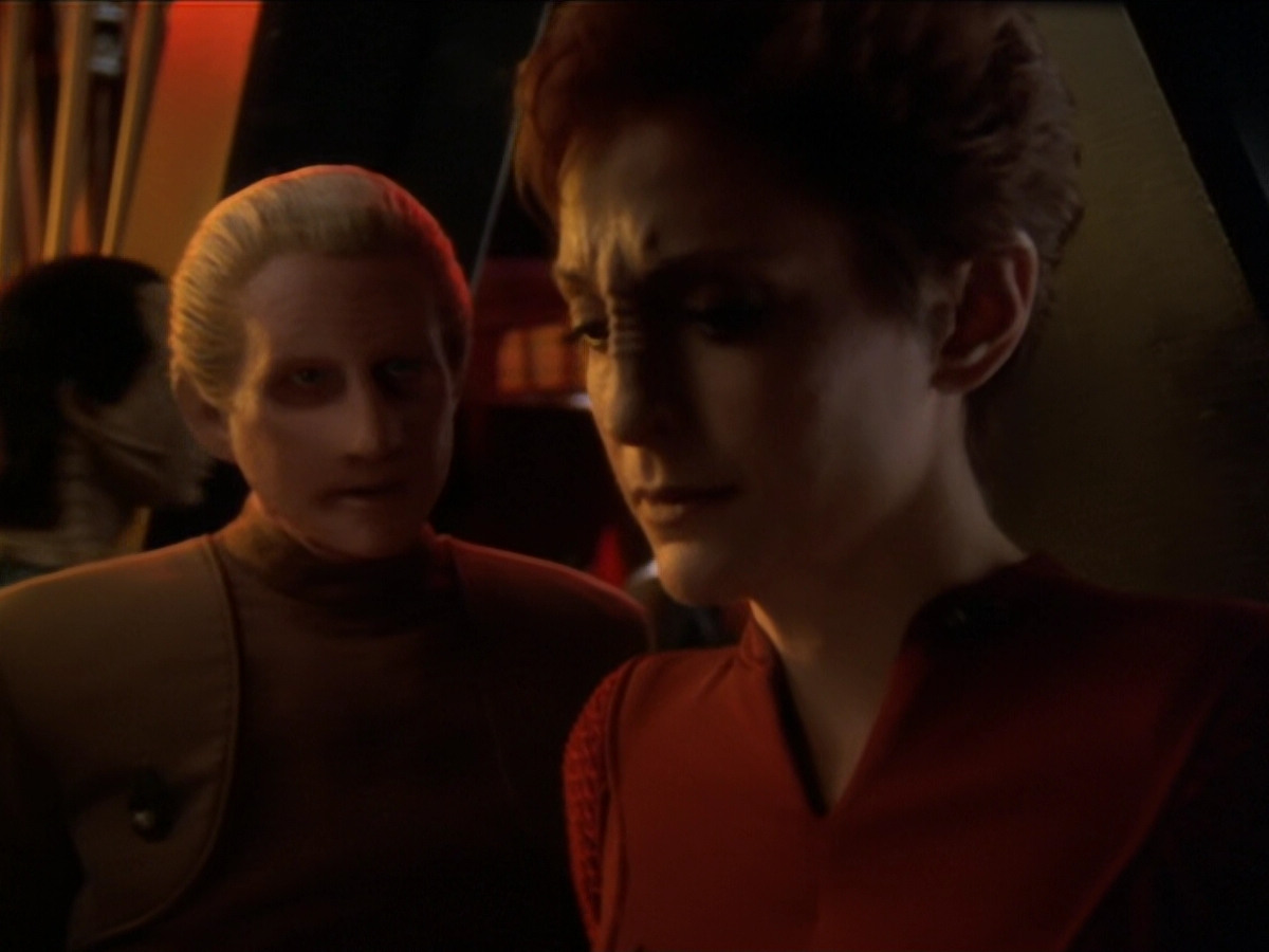extant_StarTrek_DS9_6x01-ATimeToStand_03275.jpg