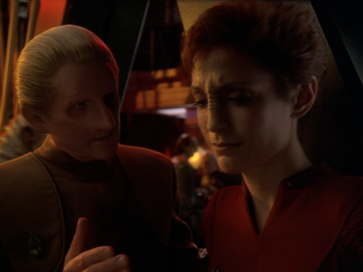 extant_StarTrek_DS9_6x01-ATimeToStand_03288.jpg