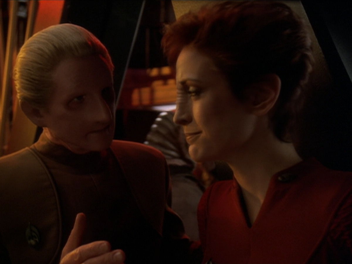 extant_StarTrek_DS9_6x01-ATimeToStand_03289.jpg