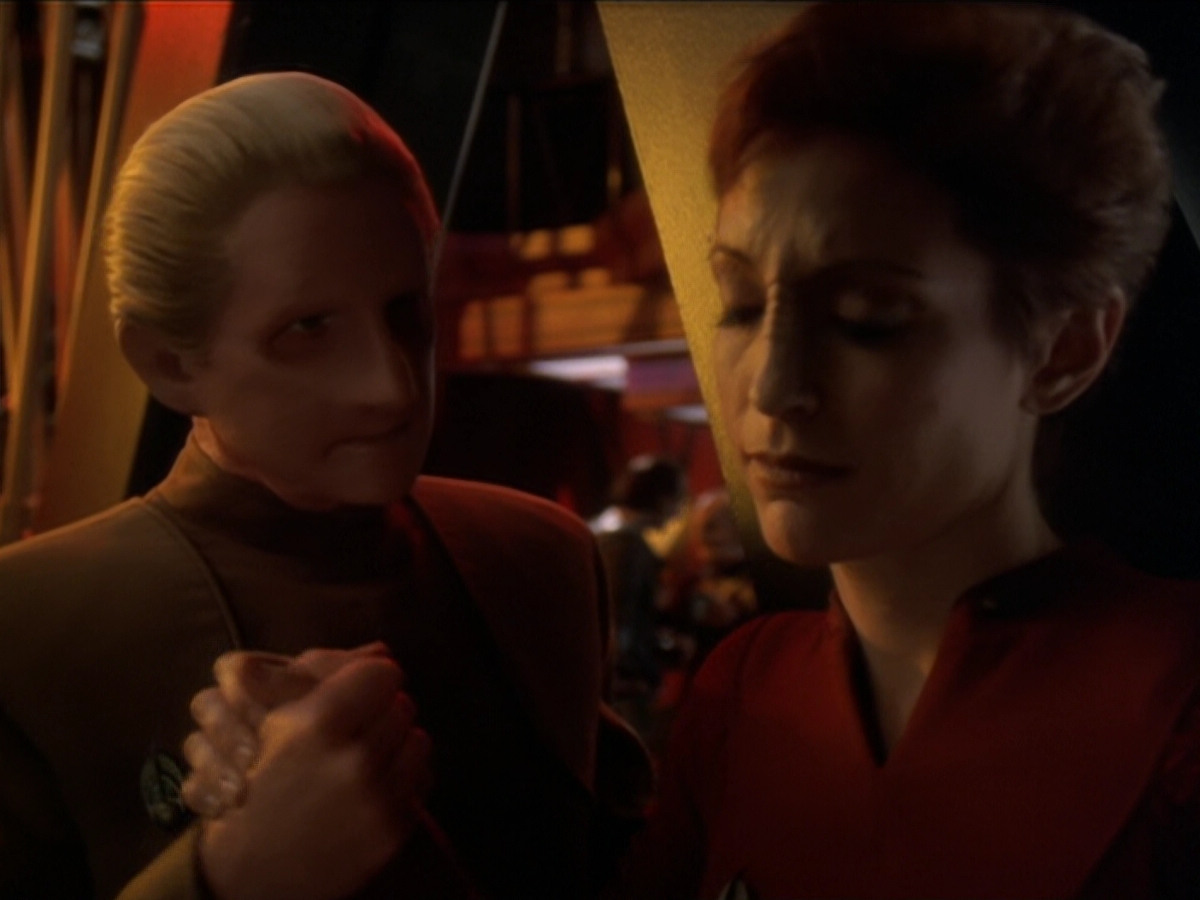 extant_StarTrek_DS9_6x01-ATimeToStand_03293.jpg