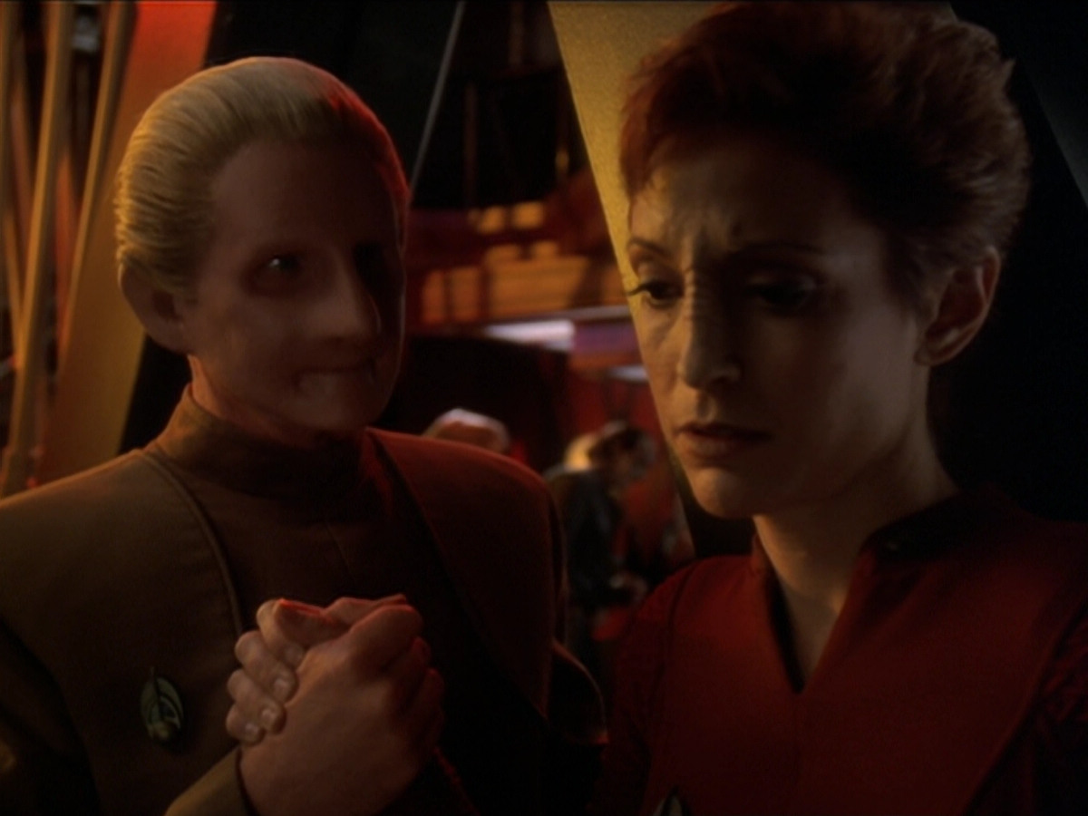 extant_StarTrek_DS9_6x01-ATimeToStand_03296.jpg