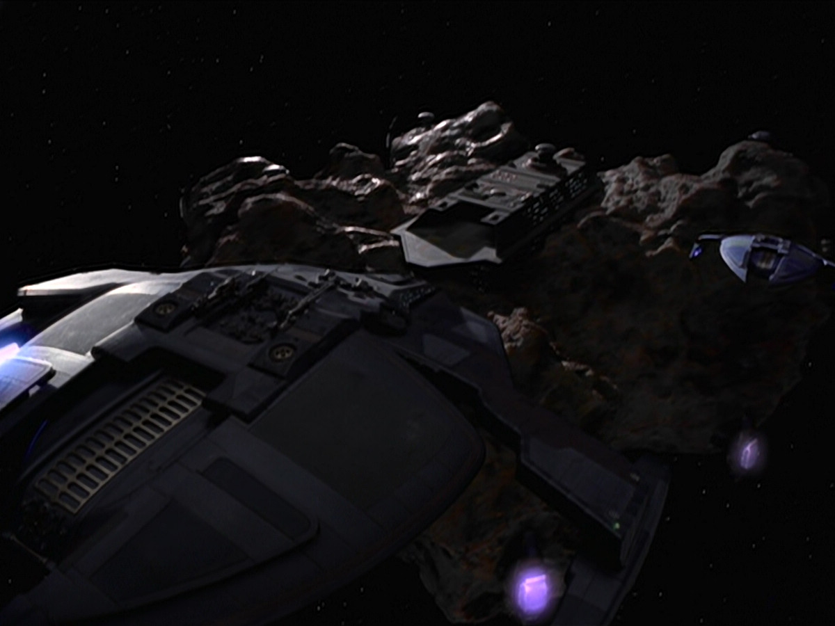 extant_StarTrek_DS9_6x01-ATimeToStand_03327.jpg