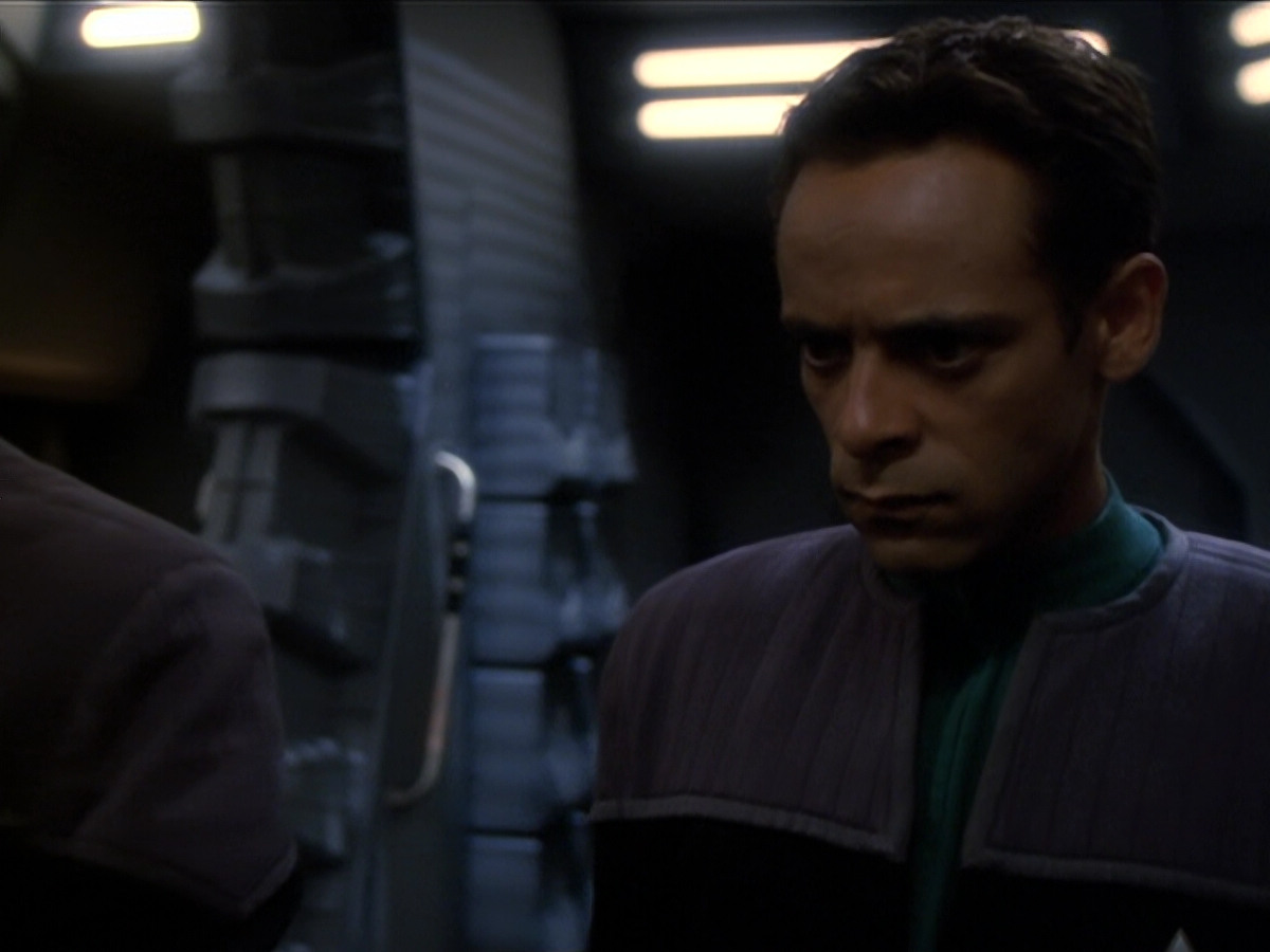 extant_StarTrek_DS9_6x01-ATimeToStand_03329.jpg