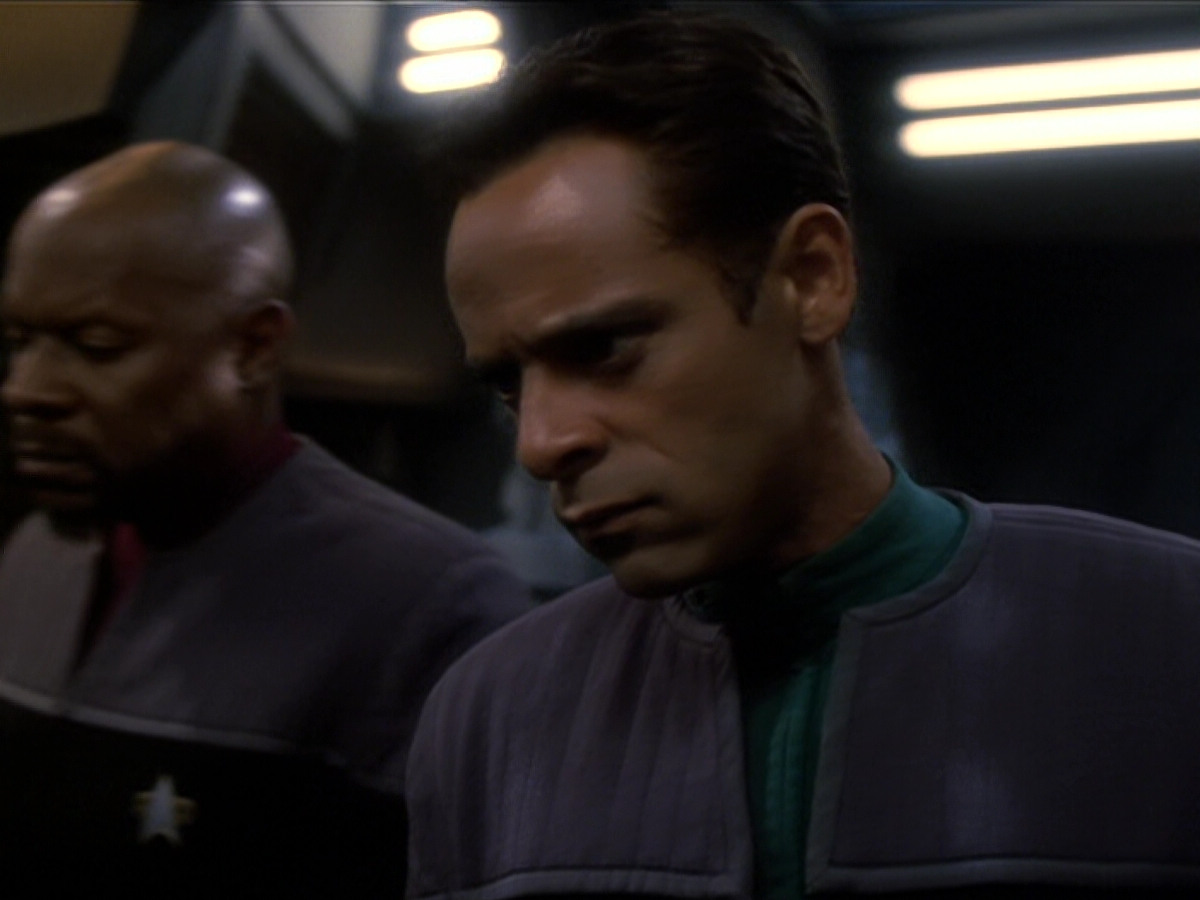 extant_StarTrek_DS9_6x01-ATimeToStand_03330.jpg