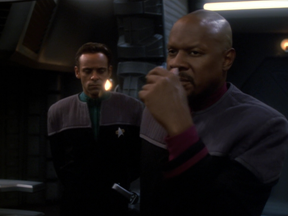 extant_StarTrek_DS9_6x01-ATimeToStand_03469.jpg