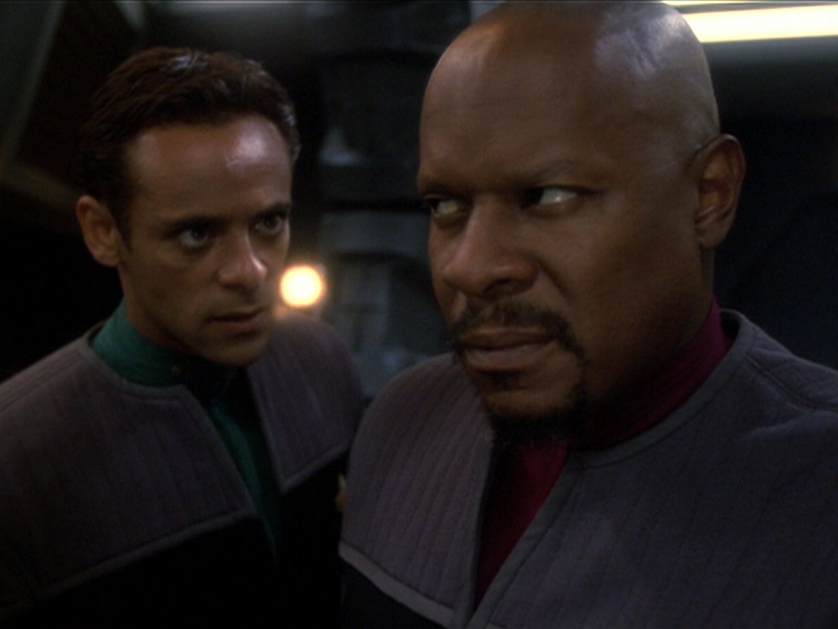 extant_StarTrek_DS9_6x01-ATimeToStand_03503.jpg