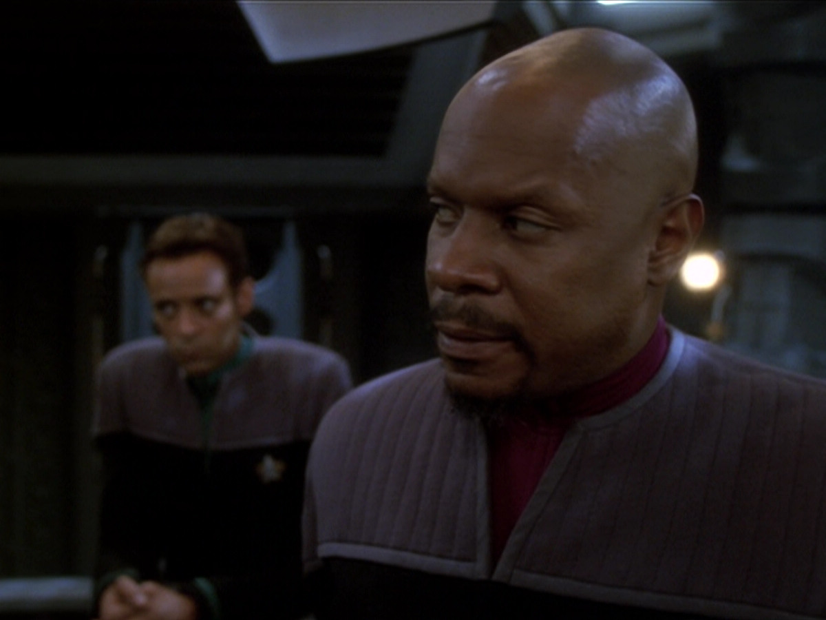 extant_StarTrek_DS9_6x01-ATimeToStand_03529.jpg