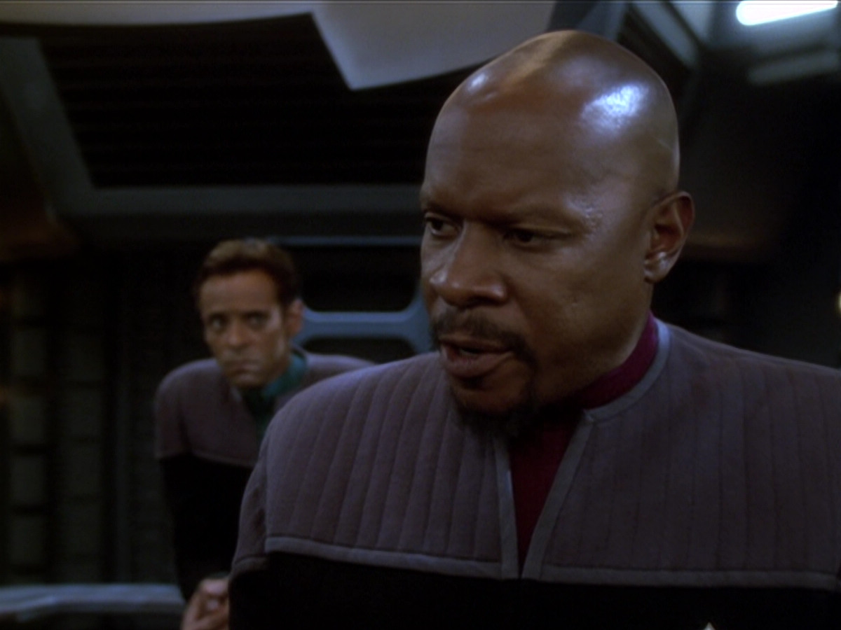 extant_StarTrek_DS9_6x01-ATimeToStand_03553.jpg
