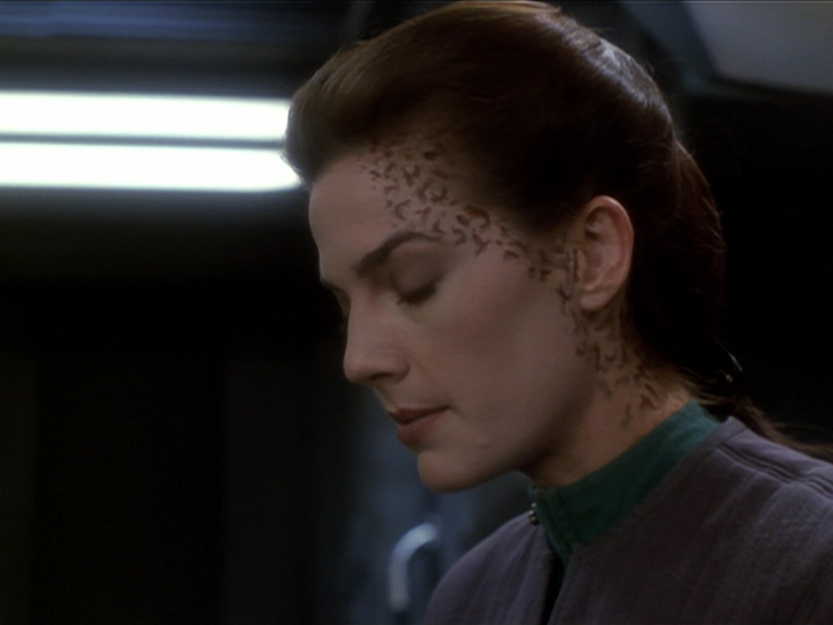 extant_StarTrek_DS9_6x01-ATimeToStand_03602.jpg