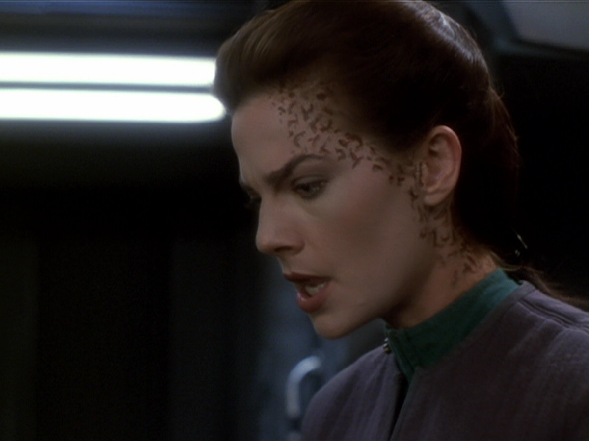 extant_StarTrek_DS9_6x01-ATimeToStand_03607.jpg
