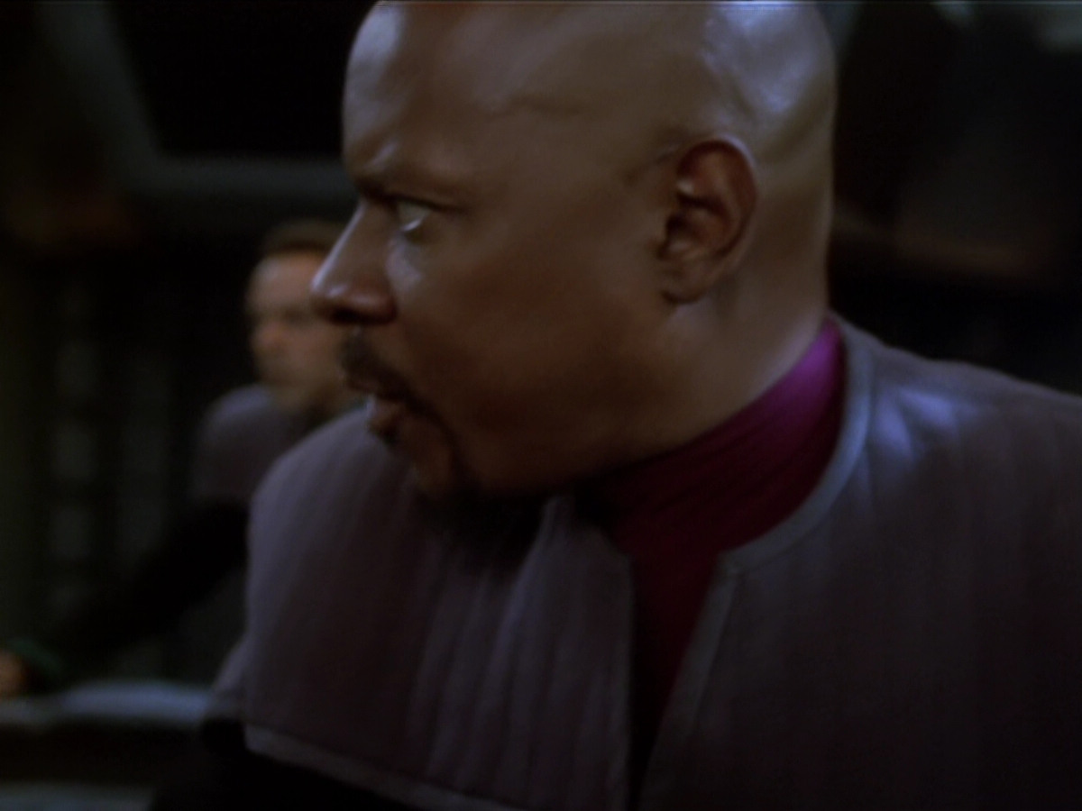 extant_StarTrek_DS9_6x01-ATimeToStand_03635.jpg